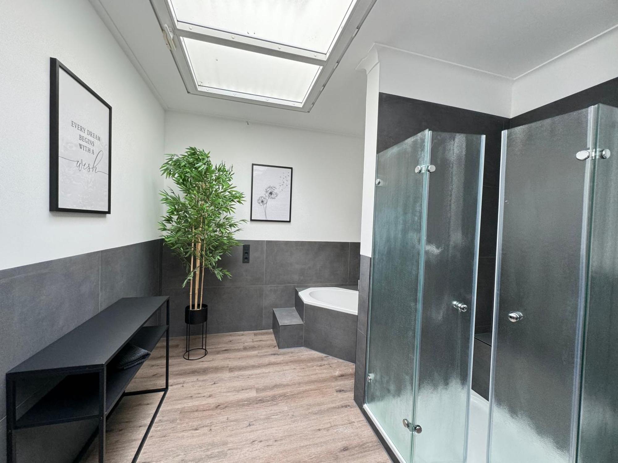 220 Qm Penthouse Wohnung Mit Fahrstuhl - Ohne Spa MHG Buitenkant foto